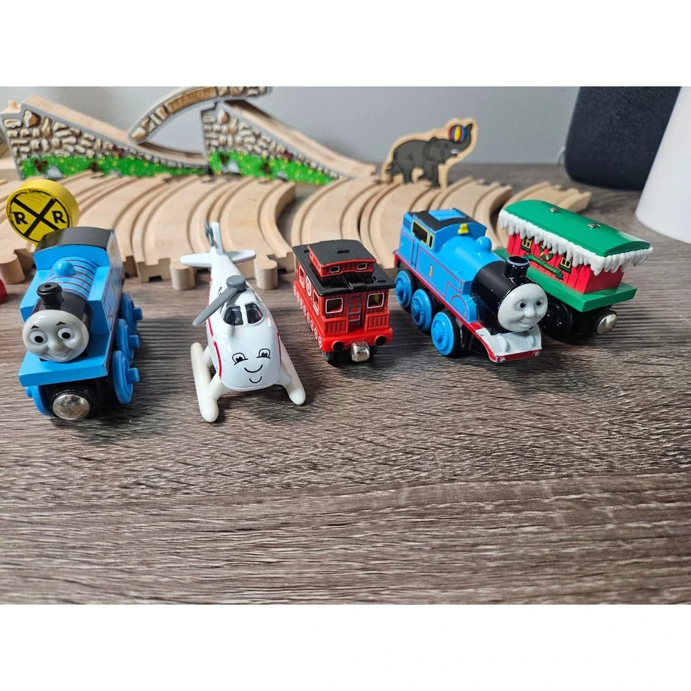 Thomas & Friends Wooden Railway Water Tower Figure and Extras